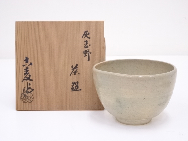 水埜古麦造　灰志野茶碗